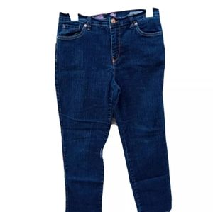 🩸SALE $8.00🩸Gloria Vanderbilt Amanda Blue Denim Read DESCRIPTION